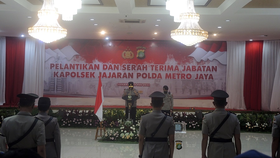 Kapolda Metro Jaya Mutasi 21 Kapolsek di Wilayah Hukumnya