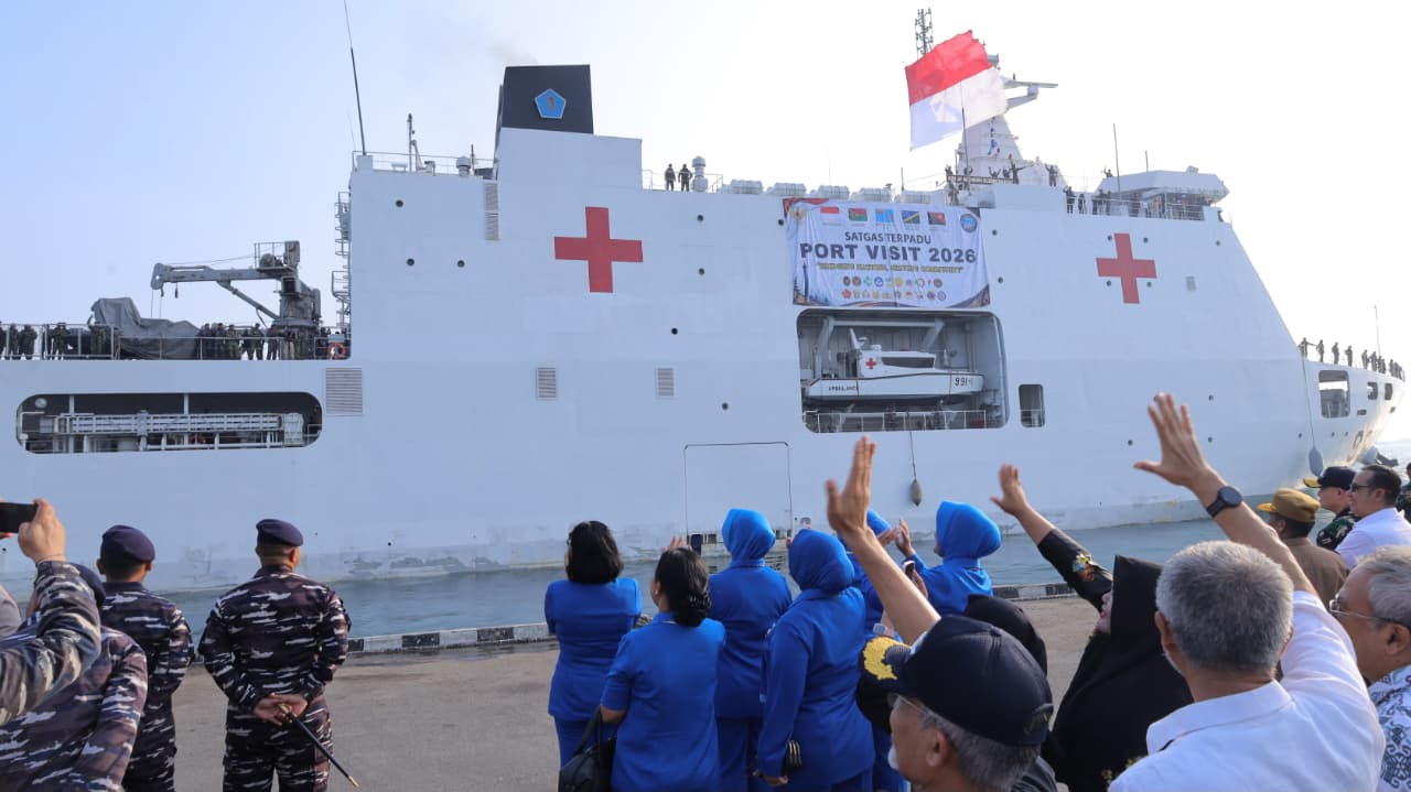 Menjelajah Lautan Teduh (11): Warna-Warni Satgas Port Visit