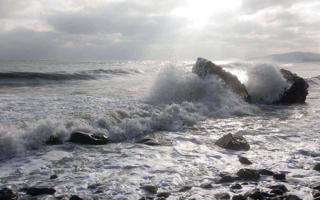 Waspada Storm Surge! Aktivitas Nelayan di Selatan Bali Harus Dihentikan, Ini Dampak Bahayanya