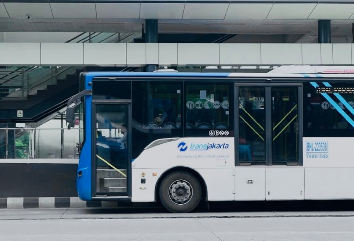 HORE! Gaji Pegawai di Bawah Rp6,2 Juta GRATIS Naik MRT, LRT, TransJakarta 