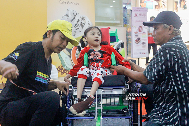 340 Kursi Roda untuk Anak-Anak Disabilitas di Jatim Diserahkan