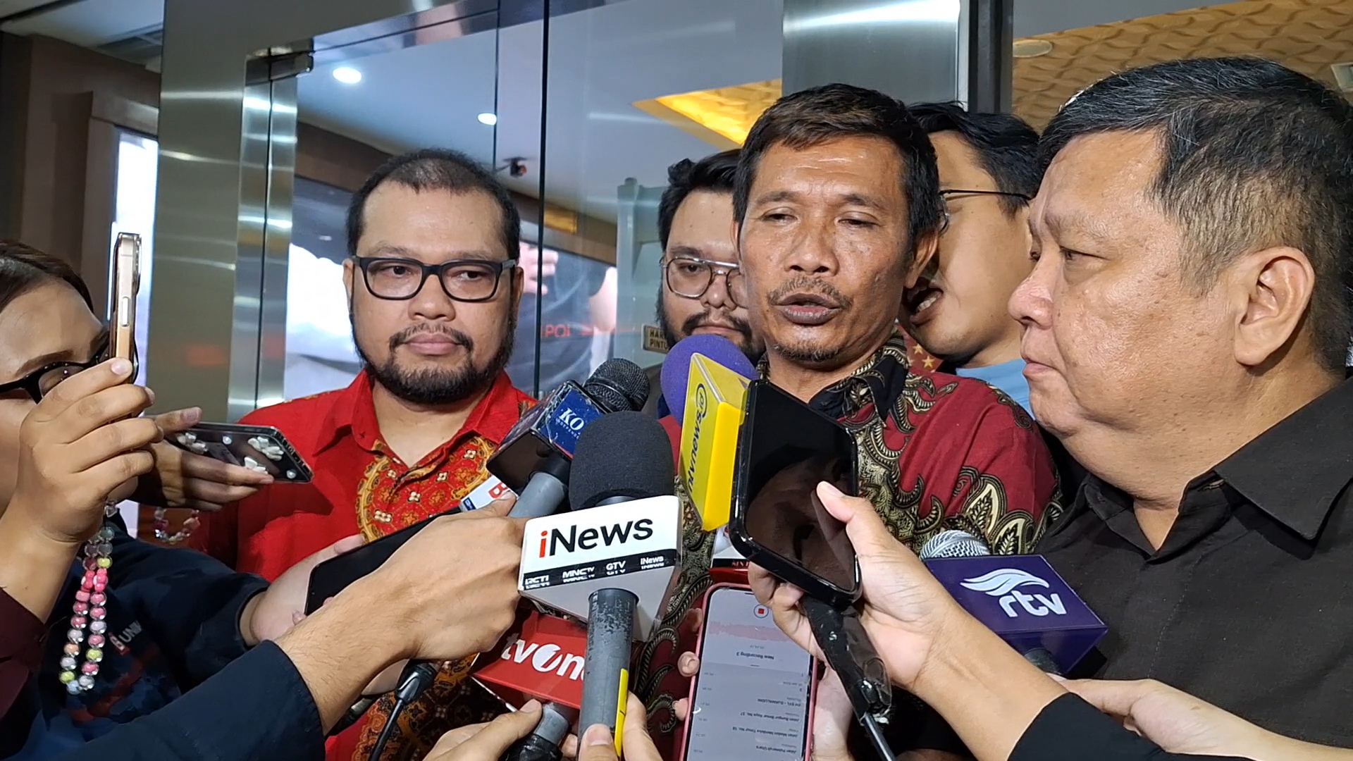 Ayah dari Terpidana Kasus Pembunuhan Vina Cirebon Yakin Anaknya Tak Terlibat, Tolong Bebaskan Mereka!