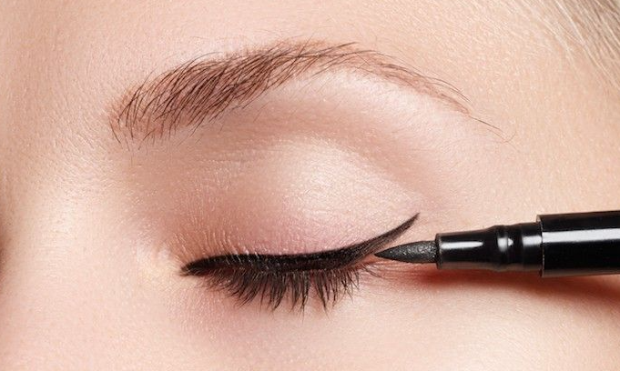 5 Rekomendasi Eyeliner Tahan Lama, Mudah Digunakan, Cocok untuk Tampil On Point