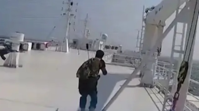 Pemberontak Houthi Yaman Kembali Tembakan Rudal ke Kapal Kargo Inggris di Teluk Aden 