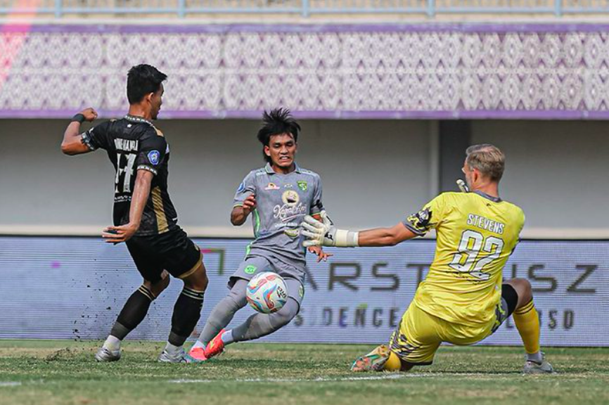 Babak Pertama Dewa United Vs Persebaya Berakhir 1-1: Majed Osman Balas Gol Ripal Wahyudi