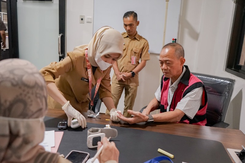 Kejaksaan Agung Limpahkan 9 Tersangka dan Barang Bukti Impor Gula ke Kejari Jakpus