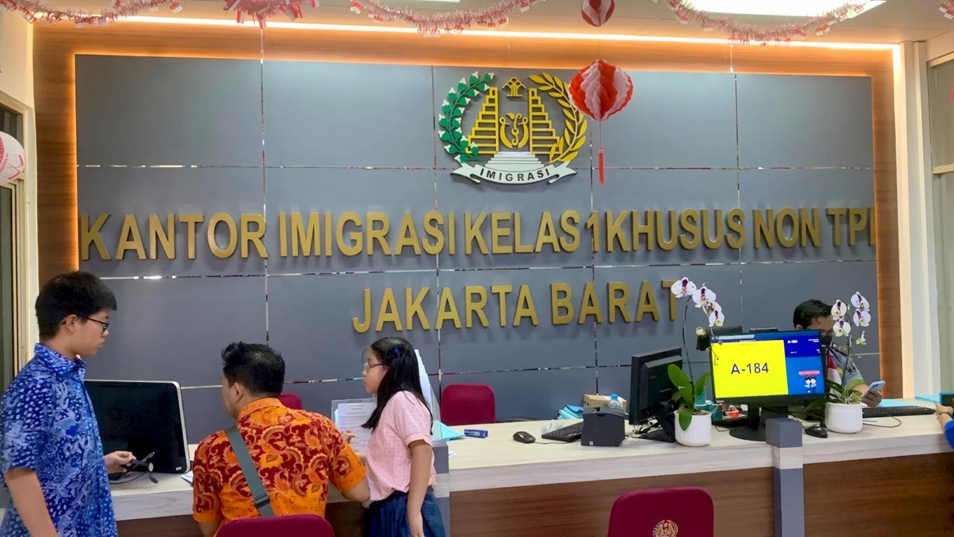 KPK OTT Kepala Kantor Imigrasi Jakbar, Barbuk Kendaraan hingga Emas Disita