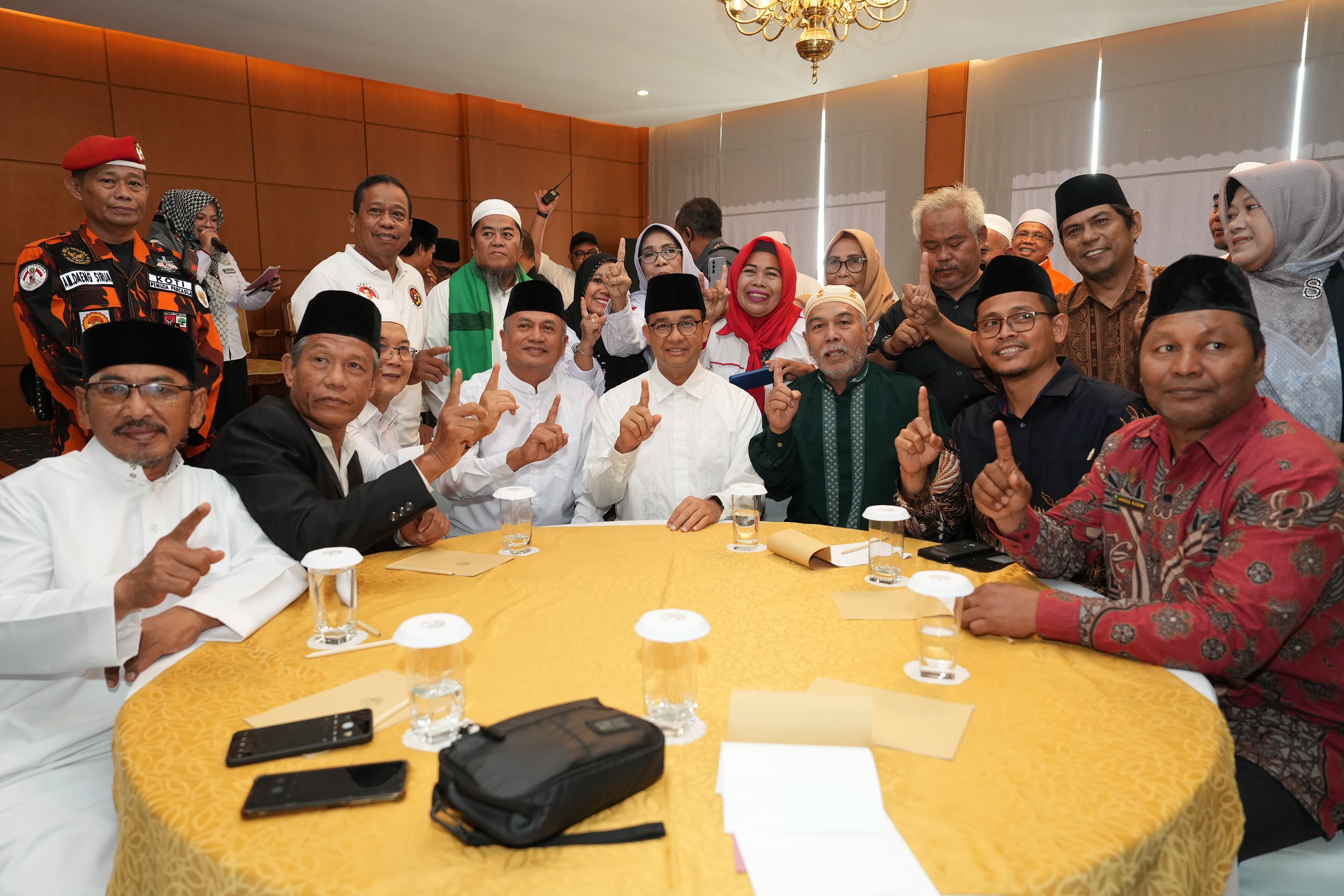 Anies Baswedan Silaturahmi ke Tokoh Agama dan Adat Samarinda, Kenang Memori 1994