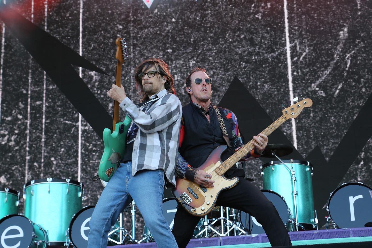 Rivers Cuomo 'Ngomong Bahasa Indonesia' Saat Weezer Manggung di Soundrenaline 2022