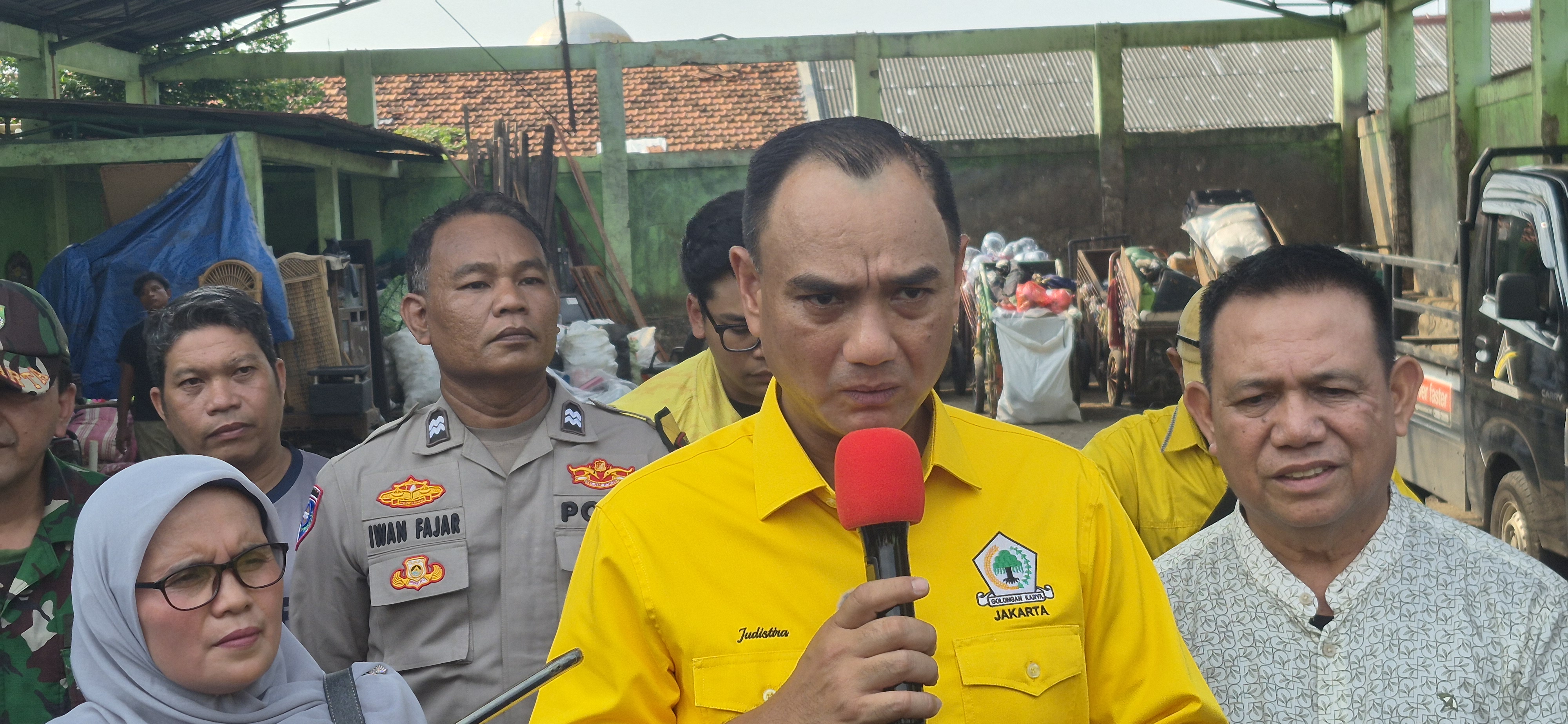 TPST Bantargebang Longsor, Golkar DKI Minta Warga Jakarta Pilah Sampah Rumah Tangga