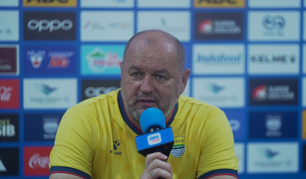 Hodak Ingatkan Pemain Persib Fokus Hadapi Persebaya: Lupakan Masa Lalu!