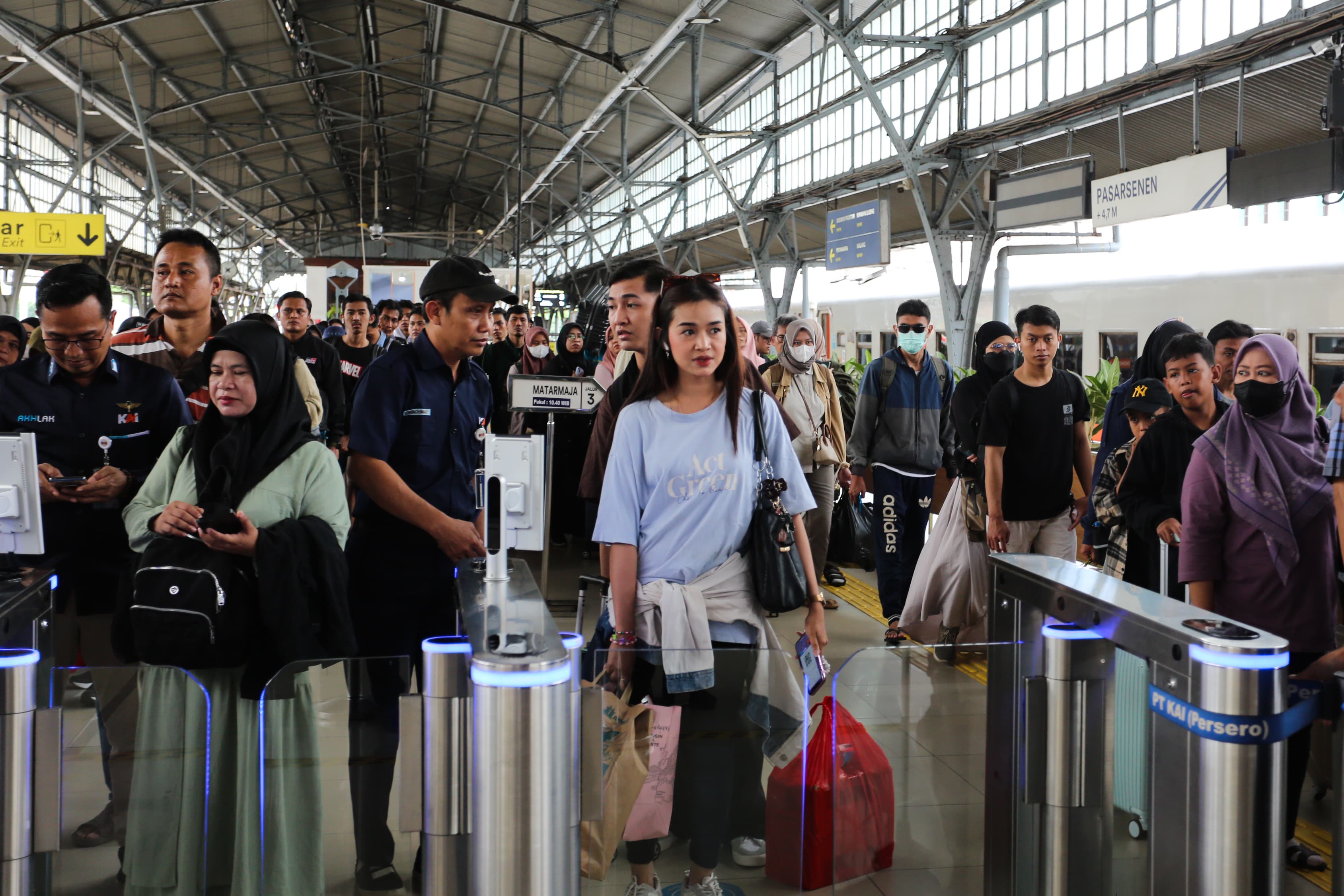 KAI Daop 1 Catat Peningkatan Tiket KA Jarak Jauh Libur Panjang Paskah 