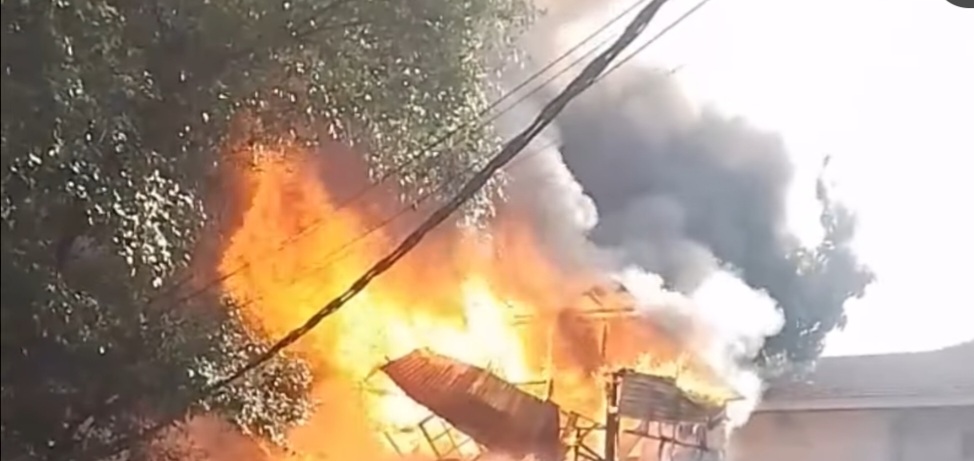 Kebakaran Melanda Sejumlah Bangunan di Samping SMA 112 Jakarta, 14 Unit dan 60 Personel Dikerahkan