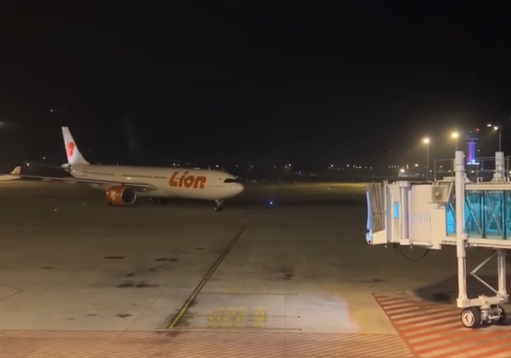 Dihantam Cuaca Buruk, Pesawat Lion Air Rute Medan-Banda Aceh Lakukan Pendaratan Kembali ke Kualanamu