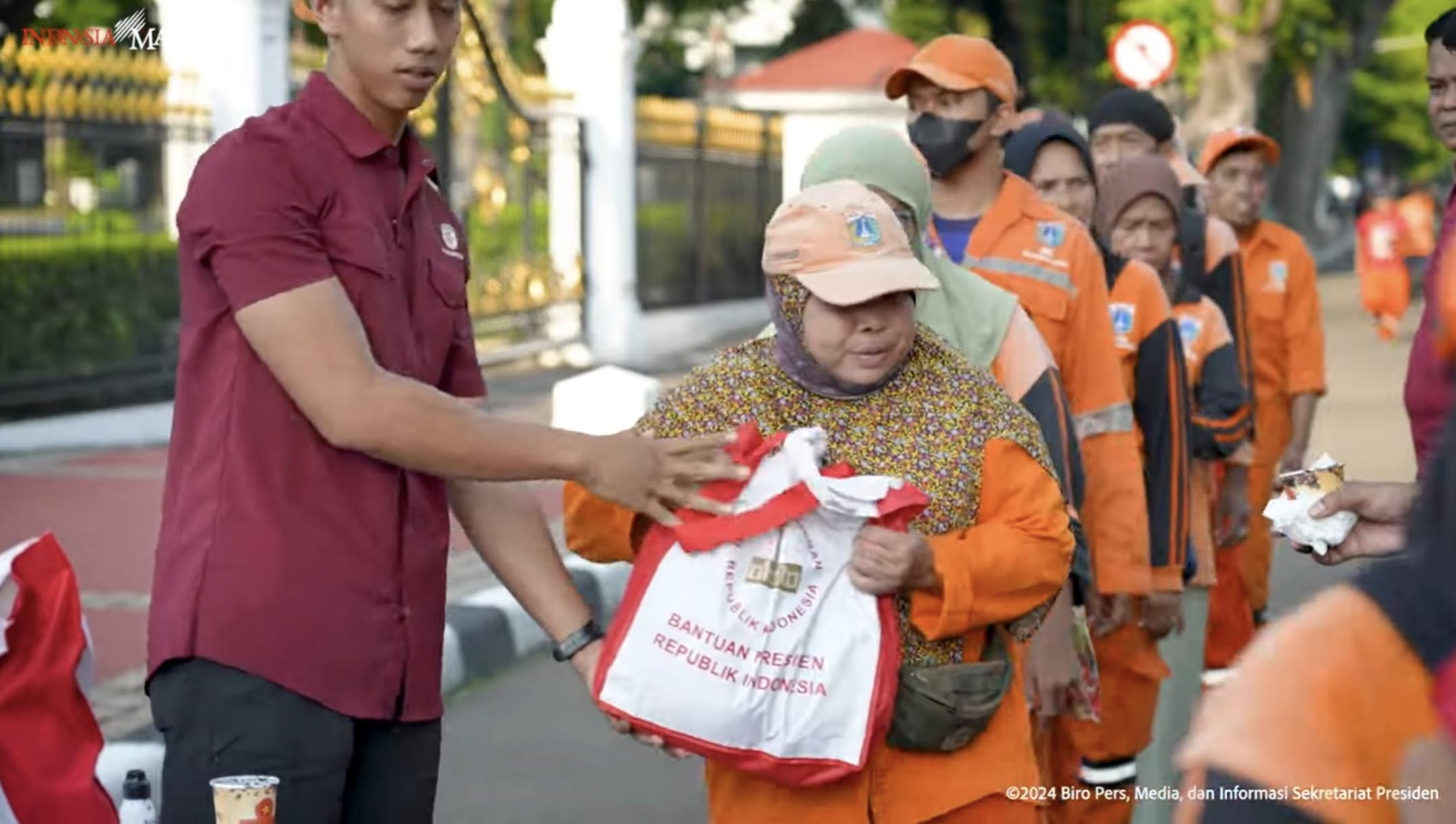 Jelang Lebaran 2024, Presiden Jokowi Bagikan 1.000 Sembako untuk Masyarakat