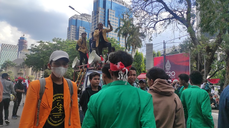 Berupaya Jebol Barikade Polisi, Massa Ingin Kuasai Istana Negara, Komunikolog: Jangan Emosional 