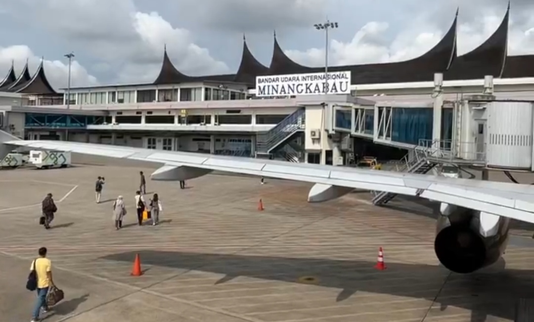 Abu Vulkanik Erupsi Gunung Marapi Usai, Penerbangan Bandara Minangkabau Kembali Beroperasi