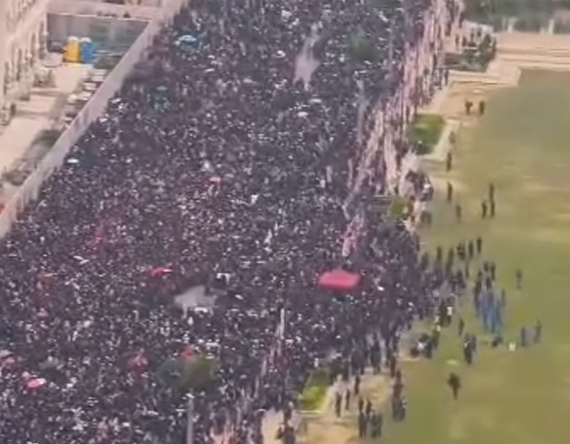 Ribuan Warga Malaysia Turun Jalan Tuntut Anwar Ibrahim Mundur, Mahathir ikut Orasi