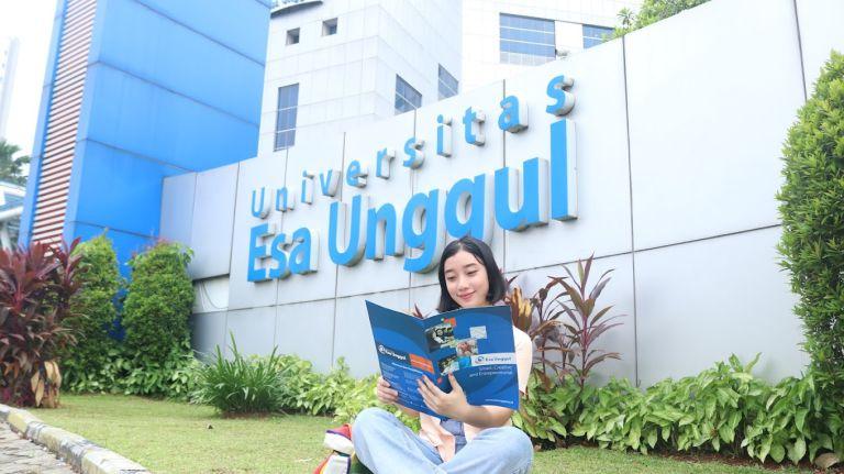 Prodi D3 Rekam Medik dan Informasi Kesehatan Universitas Esa Unggul Raih Akreditasi “UNGGUL” dari LAM-PTKes