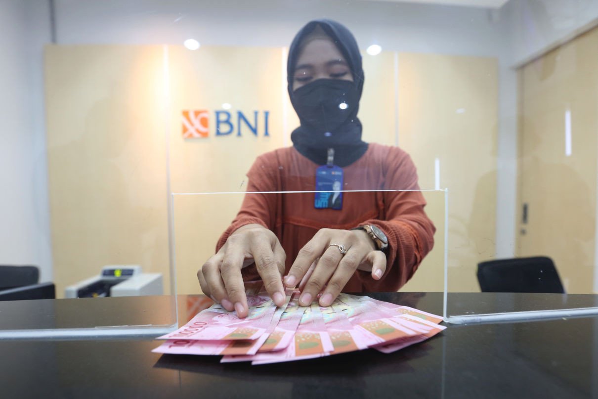 Nilai Tukar Rupiah Tembus Rp 15.500