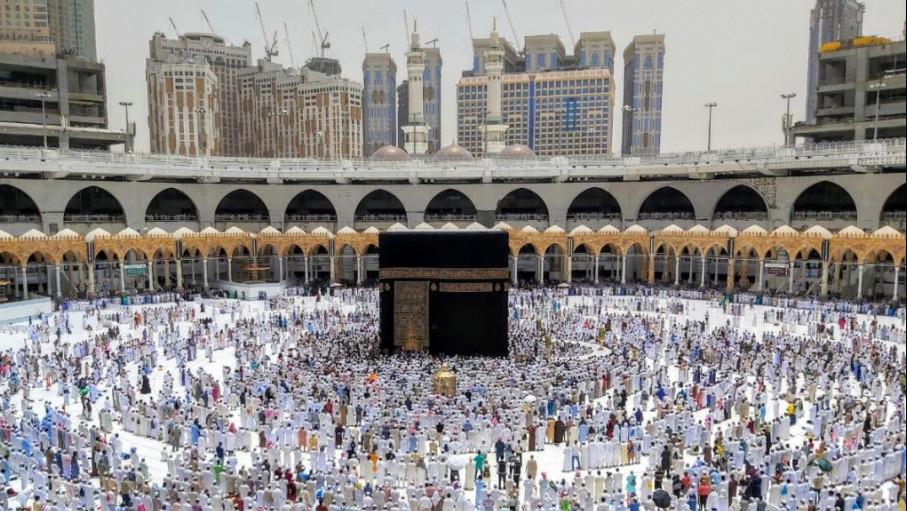 Tuntaskan Keberangkatan, Kloter Terakhir Jemaah Haji Indonesia Mendarat di Makkah