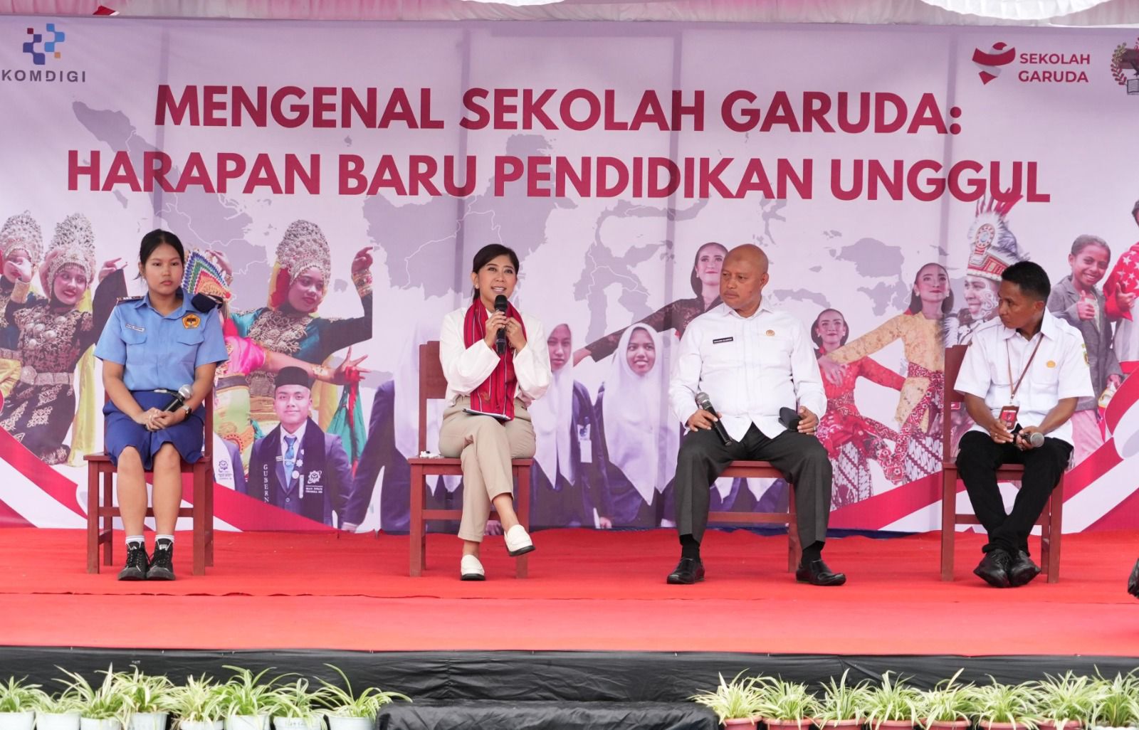 Menkomdigi Dorong Digitalisasi Pendidikan di Maluku Lewat Sekolah Garuda