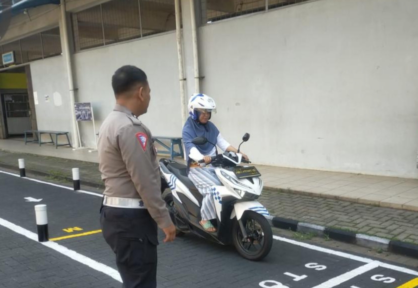 Kasatlantas Polres Metro Depok Tegaskan Komitmen Pembuatan SIM Secara Prosedur