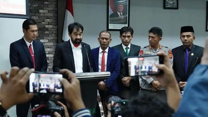 Gubernur Aceh Mualem: Bupati yang Cengeng Tangani Banjir Silakan Mundur dari Jabatan