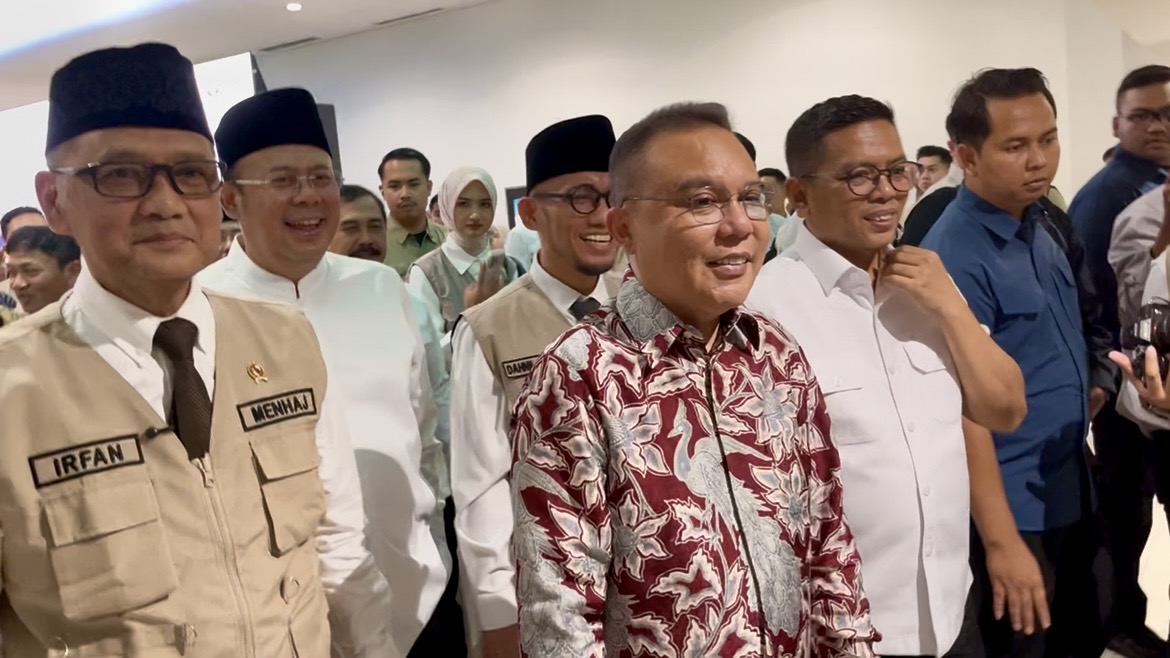 Lepas Jemaah Kloter Pertama, Dasco Pastikan Layanan Haji Lebih Baik