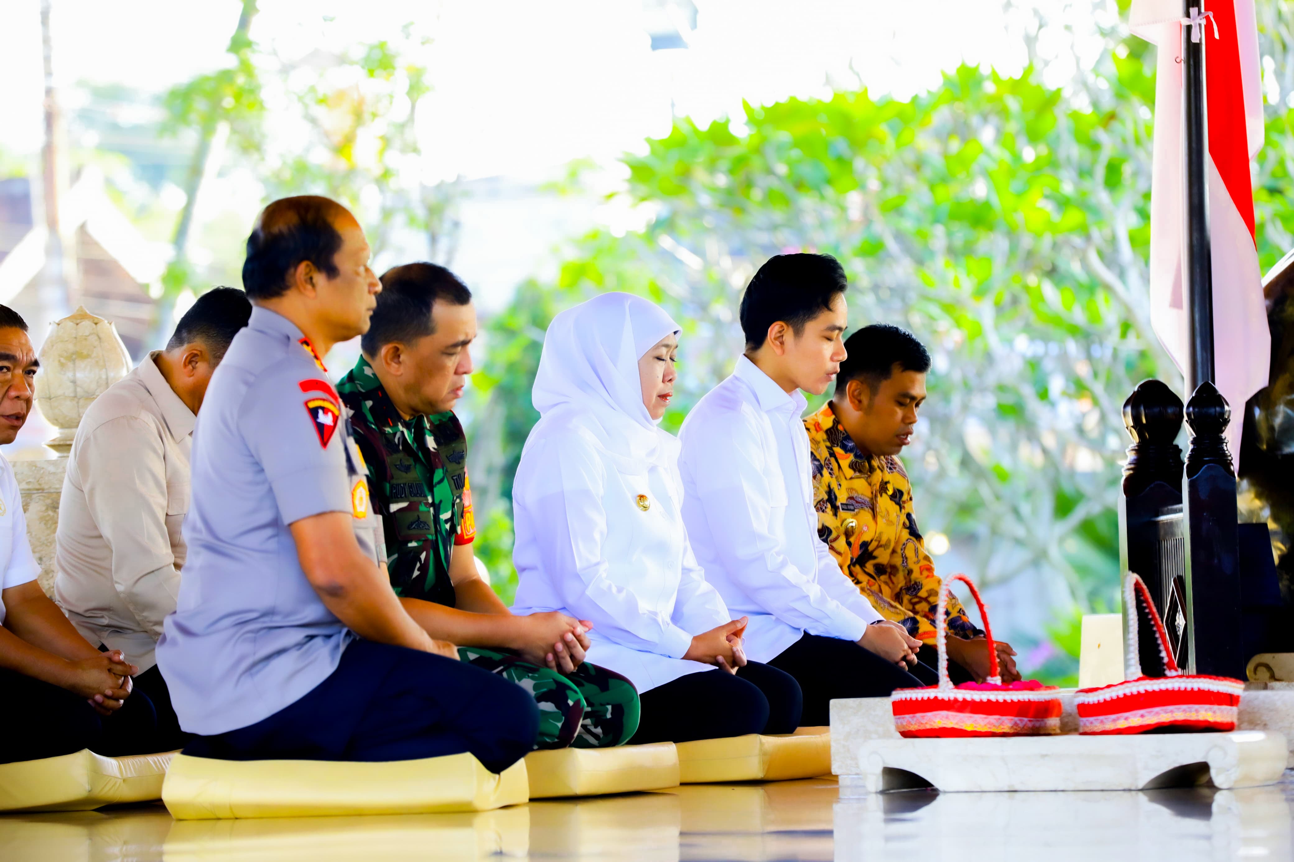 Ziarah Makam Bung Karno Bersama Wapres Gibran, Khofifah Ajak Teladani Semangat Nasionalisme