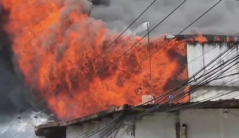 Pabrik Sendal di Penjaringan Kebakaran, 120 Personil Damkar Dikerahkan