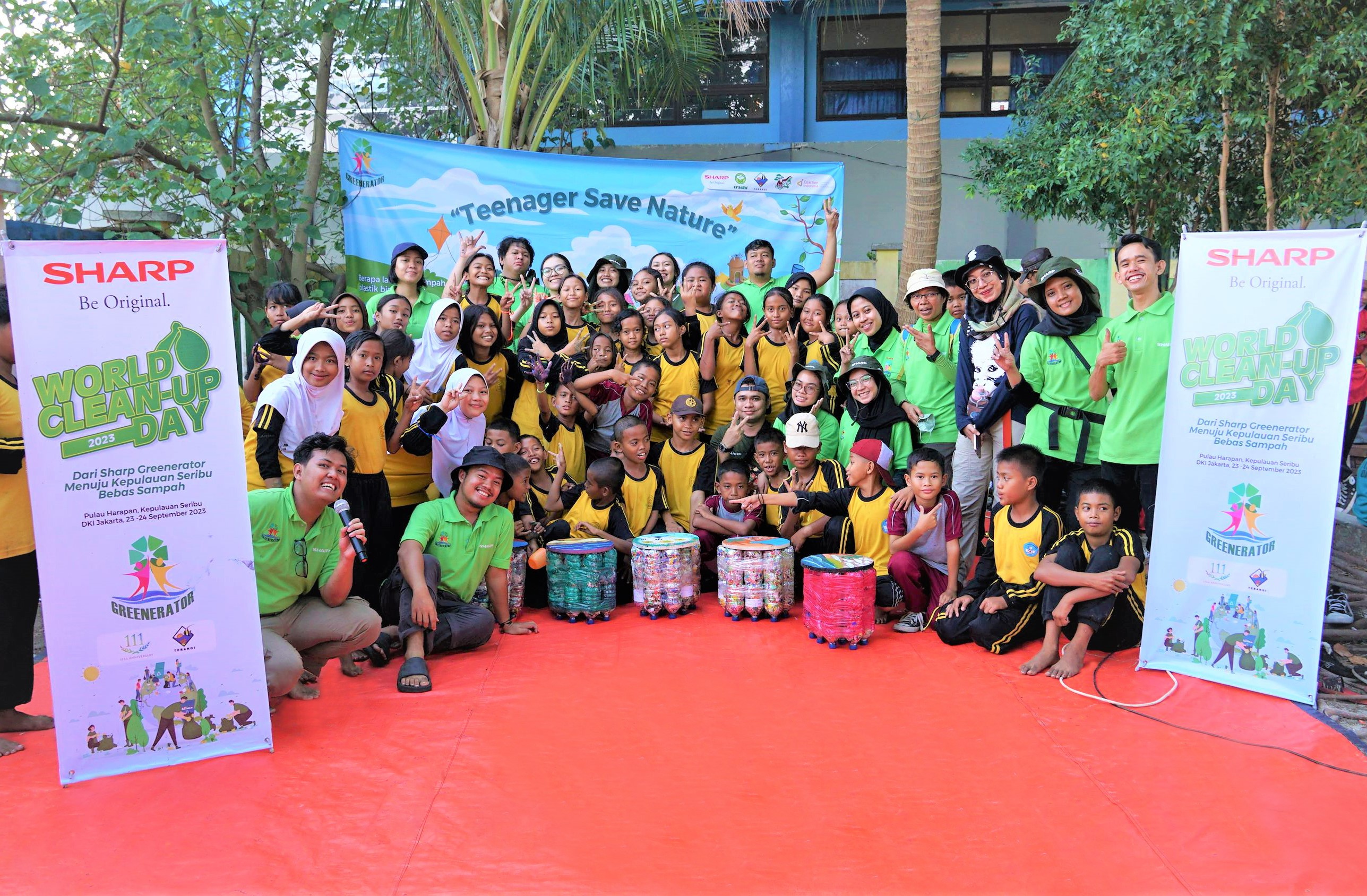 Peringati World Clean Up Day, Sharp Grenerator Lakukan Aksi Bersih-bersih di Pulau Harapan