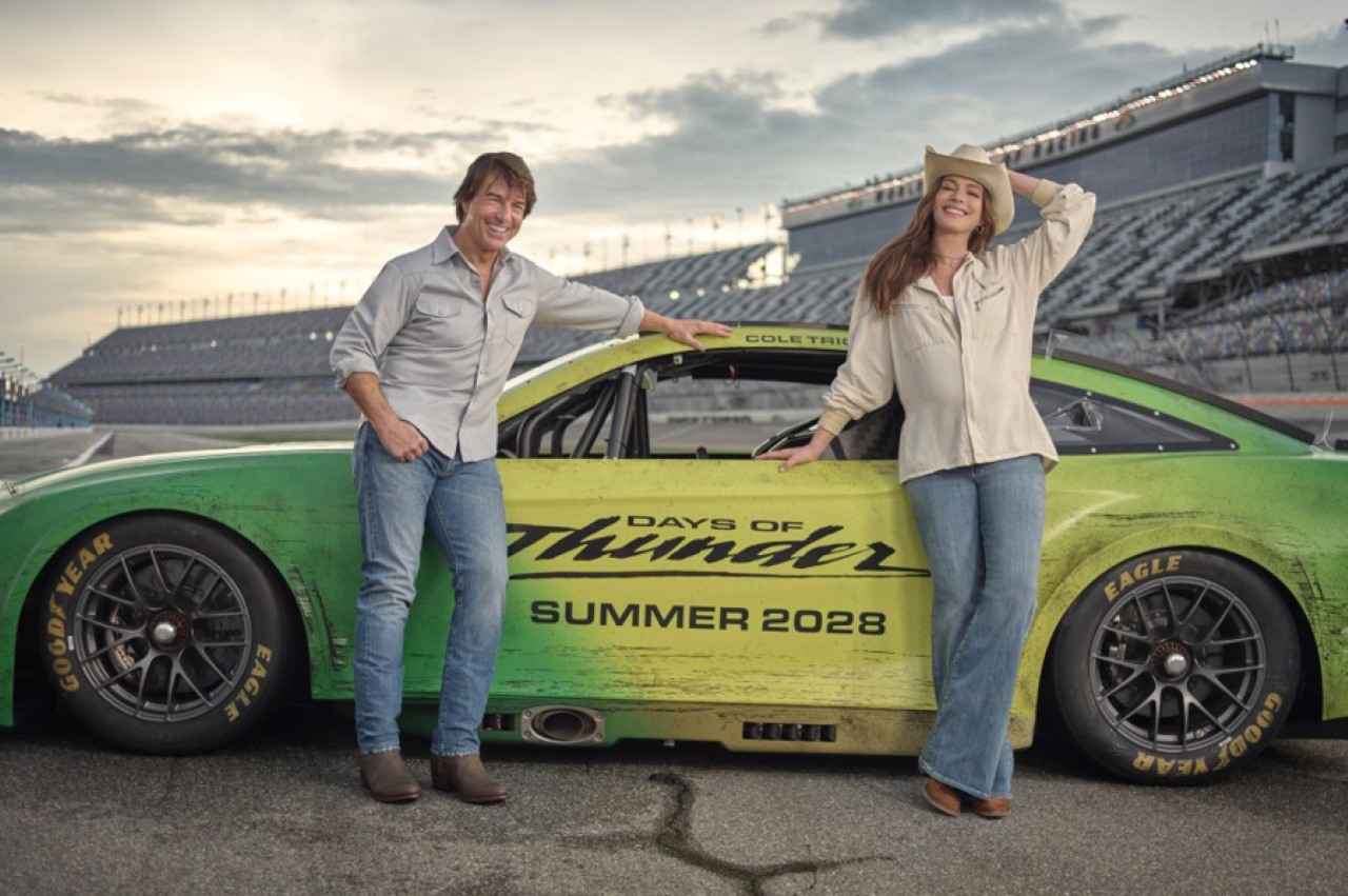 Resmi! Anne Hathaway Bintangi Sekuel Days of Thunder Bareng Tom Cruise