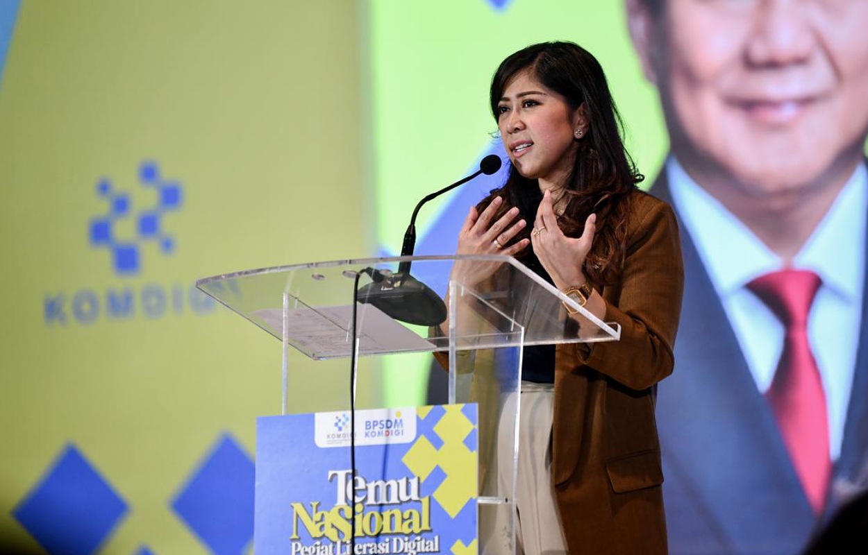 Menkomdigi Apresiasi Relawan Literasi Digital yang Tetap Dampingi Warga Terdampak Bencana di Sumatra