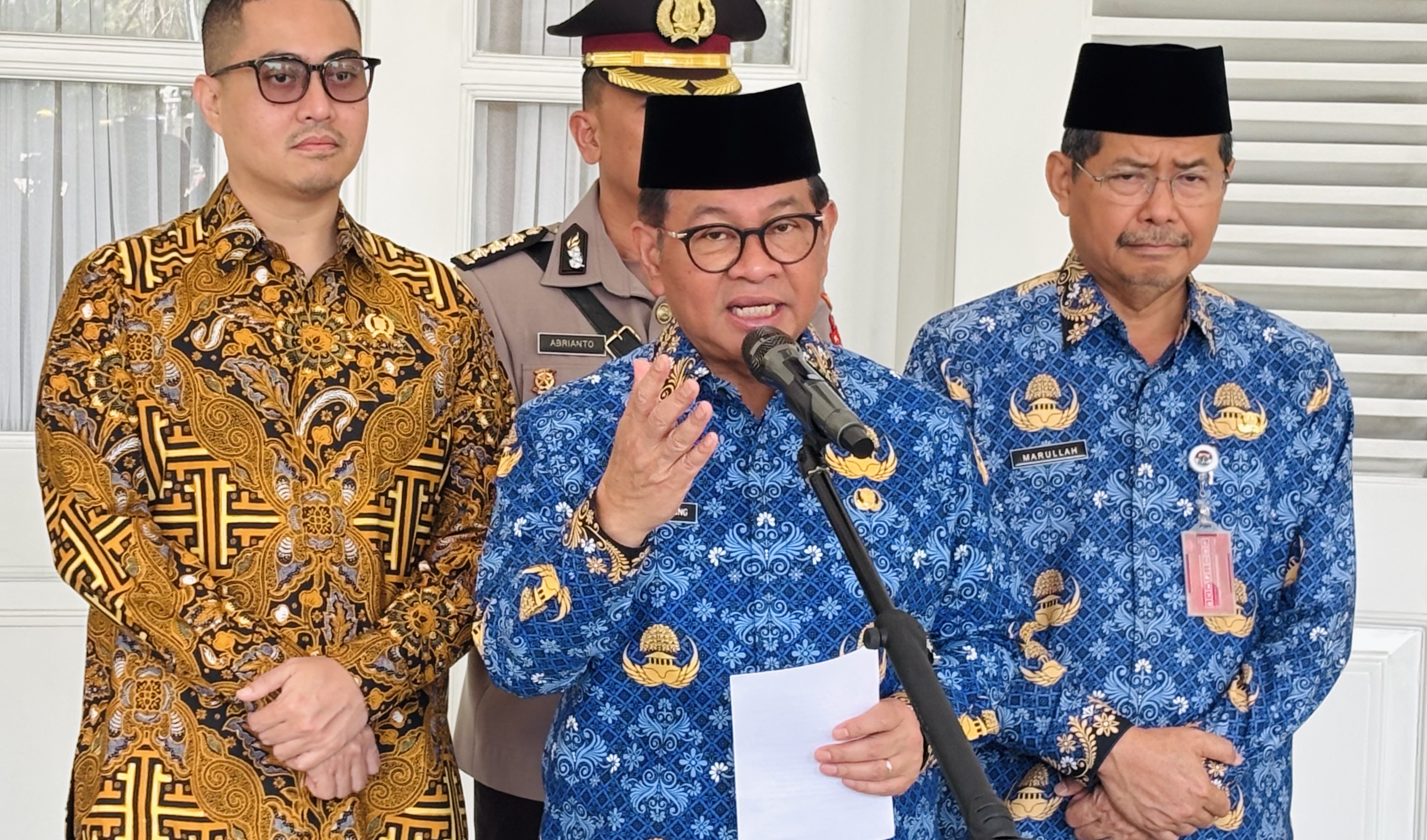 Pramono Kenakan Tarif Rp80 Naik Transportasi Umum Saat Perayaan HUT ke 80 TNI