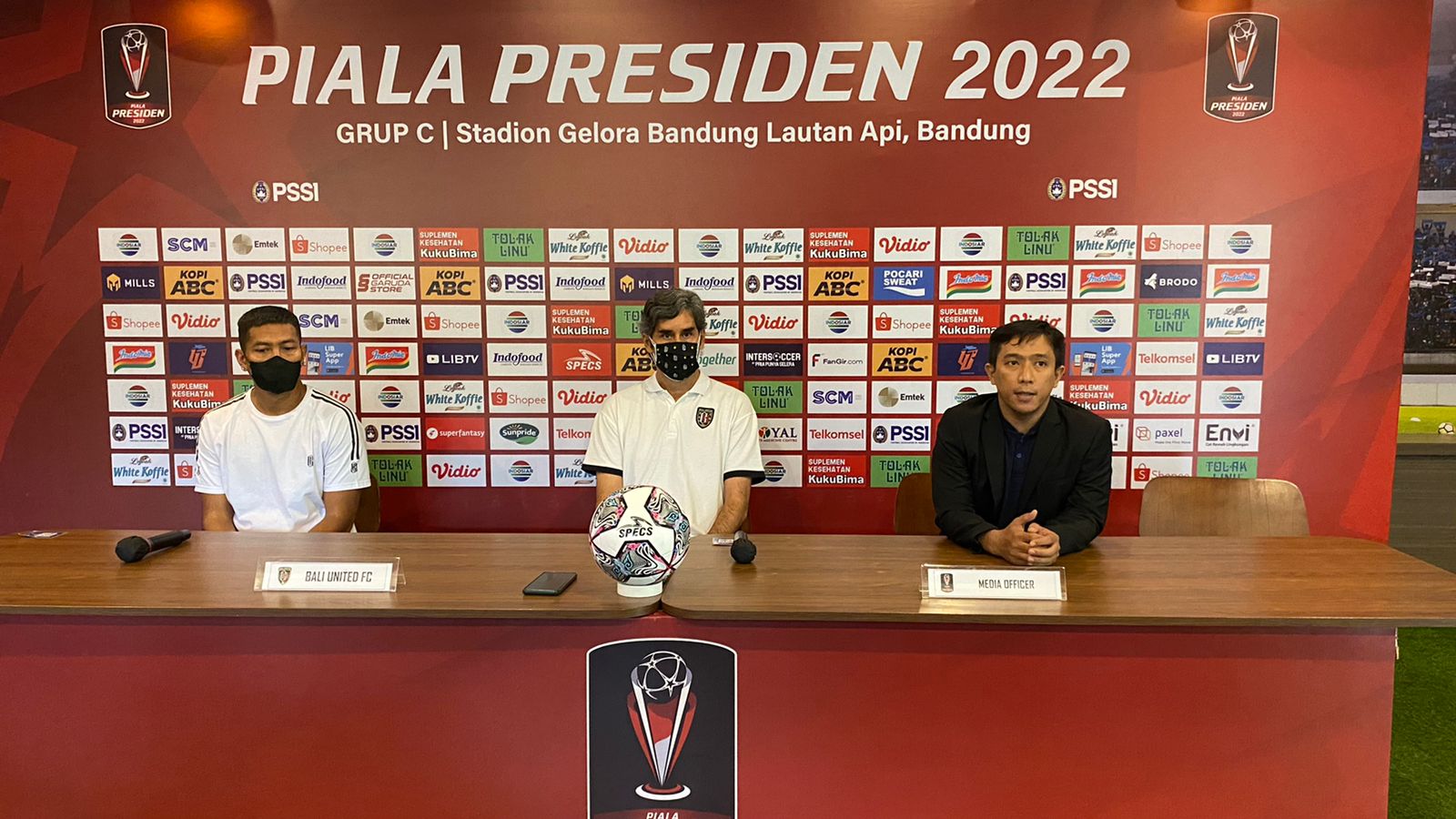 Pelatih Bali United dan Persebaya Soroti Insiden Meninggalnya 2 Suporter Persib