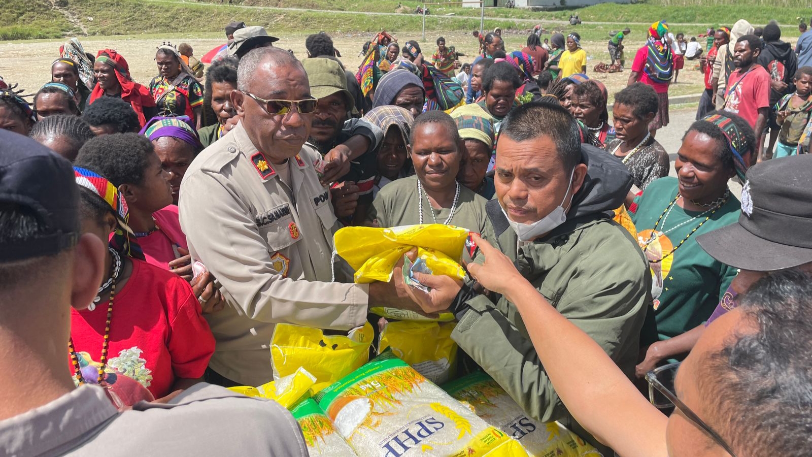 Satgas Pangan Polri Salurkan 4.634 Ton Beras SPHP ke Papua Raya