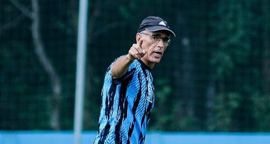 Arema Takluk dari Bali United, Fernando Valente: Kami Melawan 3 Tim!