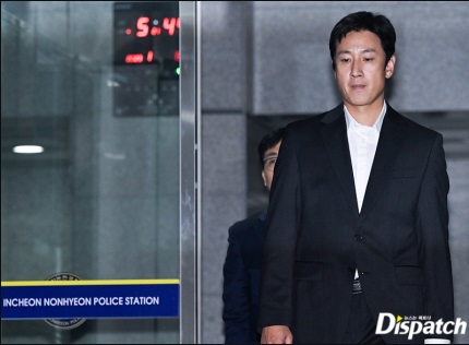 Dispatch Sebut Lee Sun Kyun Sebagai Tumbal Kebobrokan Polisi dan Media