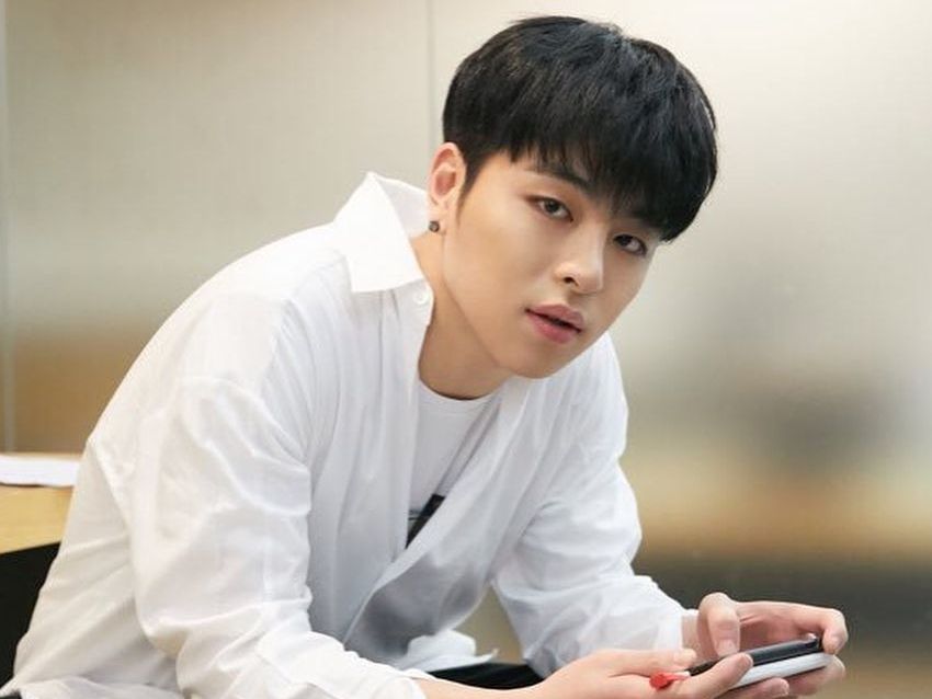 June IKON  Bintangi Drama Baru Sparkling Watermelon, Seperti Apa Kisahnya?