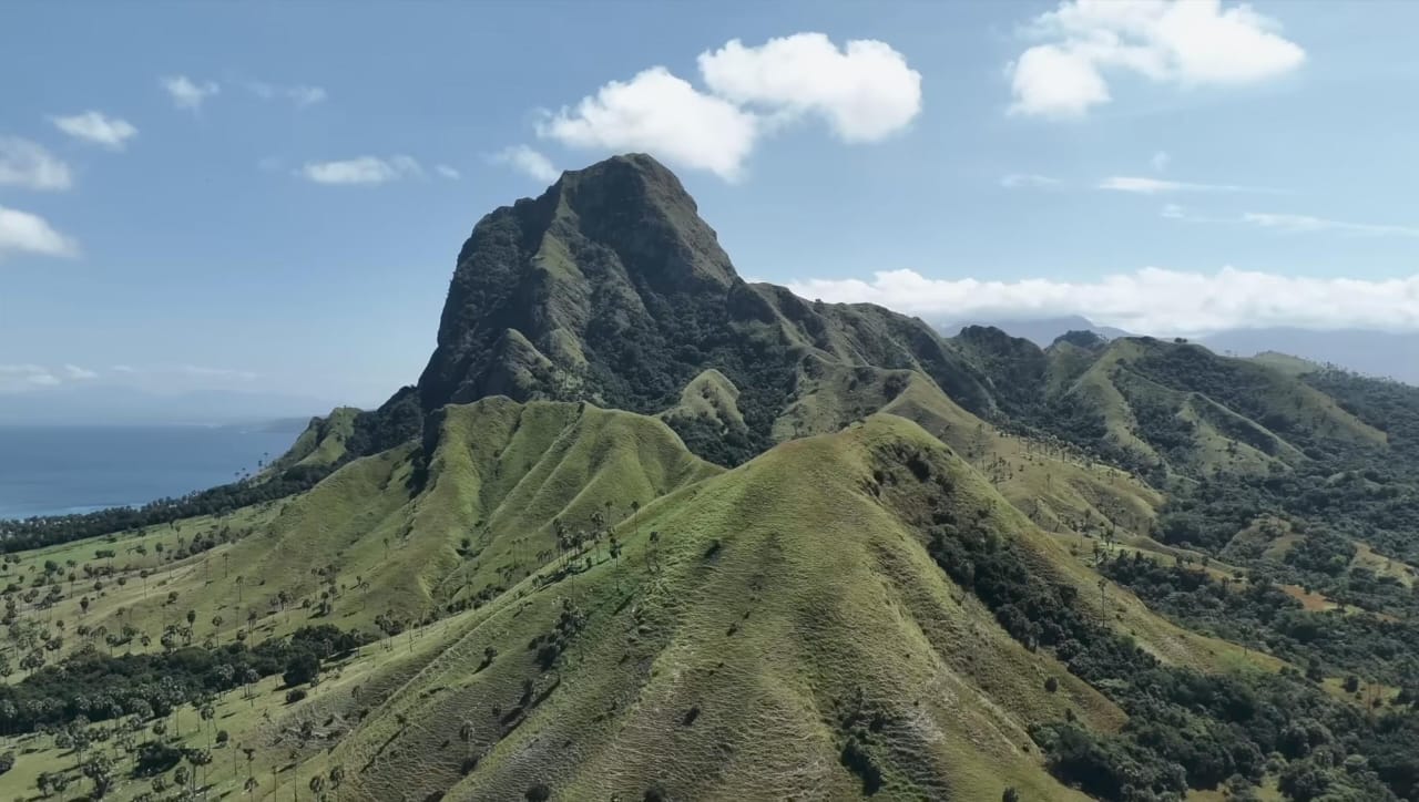 Nuca Molas, Pulau Cantik di NTT untuk Liburan Penuh Kedamaian