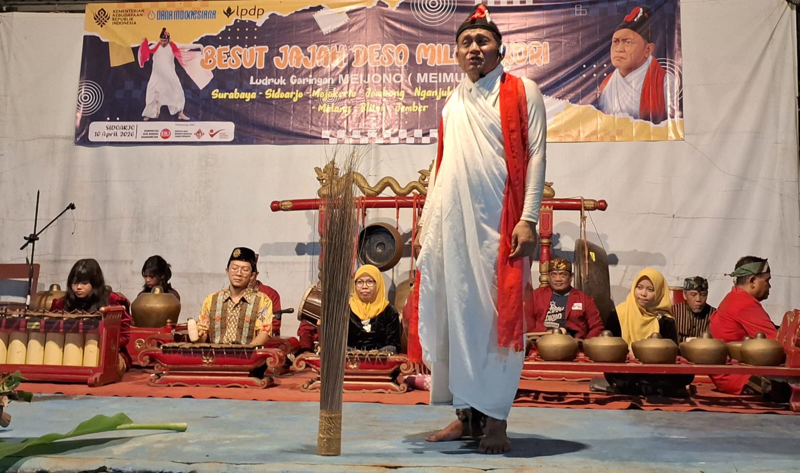Ludruk Besut Jajah Deso Milangkori Tampil di Sidoarjo, Meimura Tengahi Pertengkaran Juragan Udang dan Bandeng