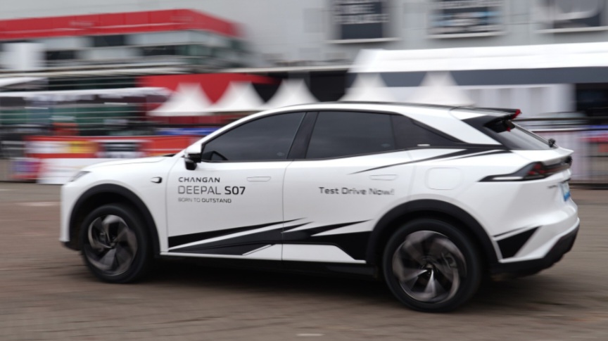 Dites di IIMS 2026, Deepal S07 Disebut Mewah hingga Lumin Jadi Incaran Mobil Harian!