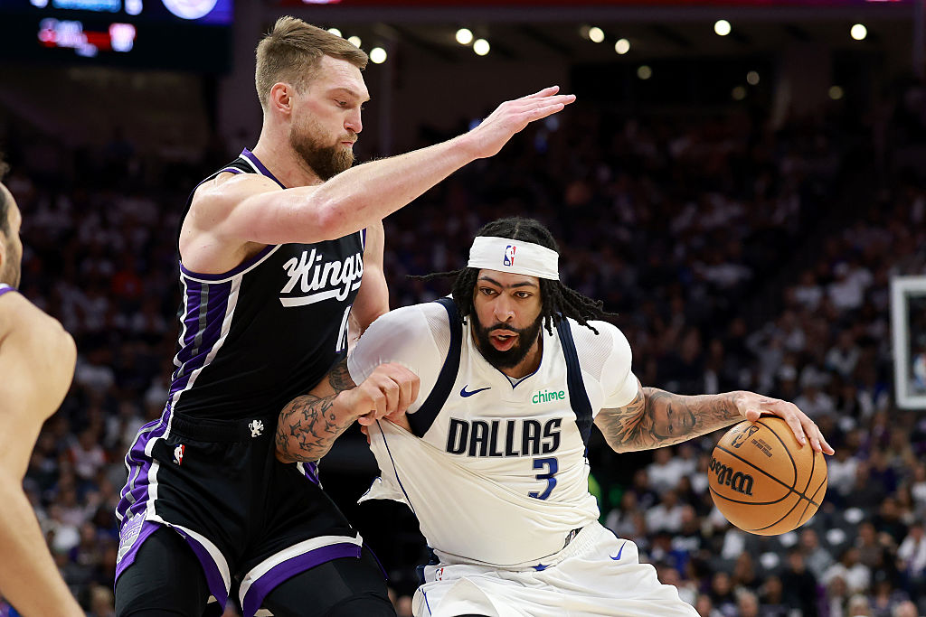 Dallas Mavericks Tundukkan Kings 120-106, Selangkah Lagi Menuju Playoff NBA 2025