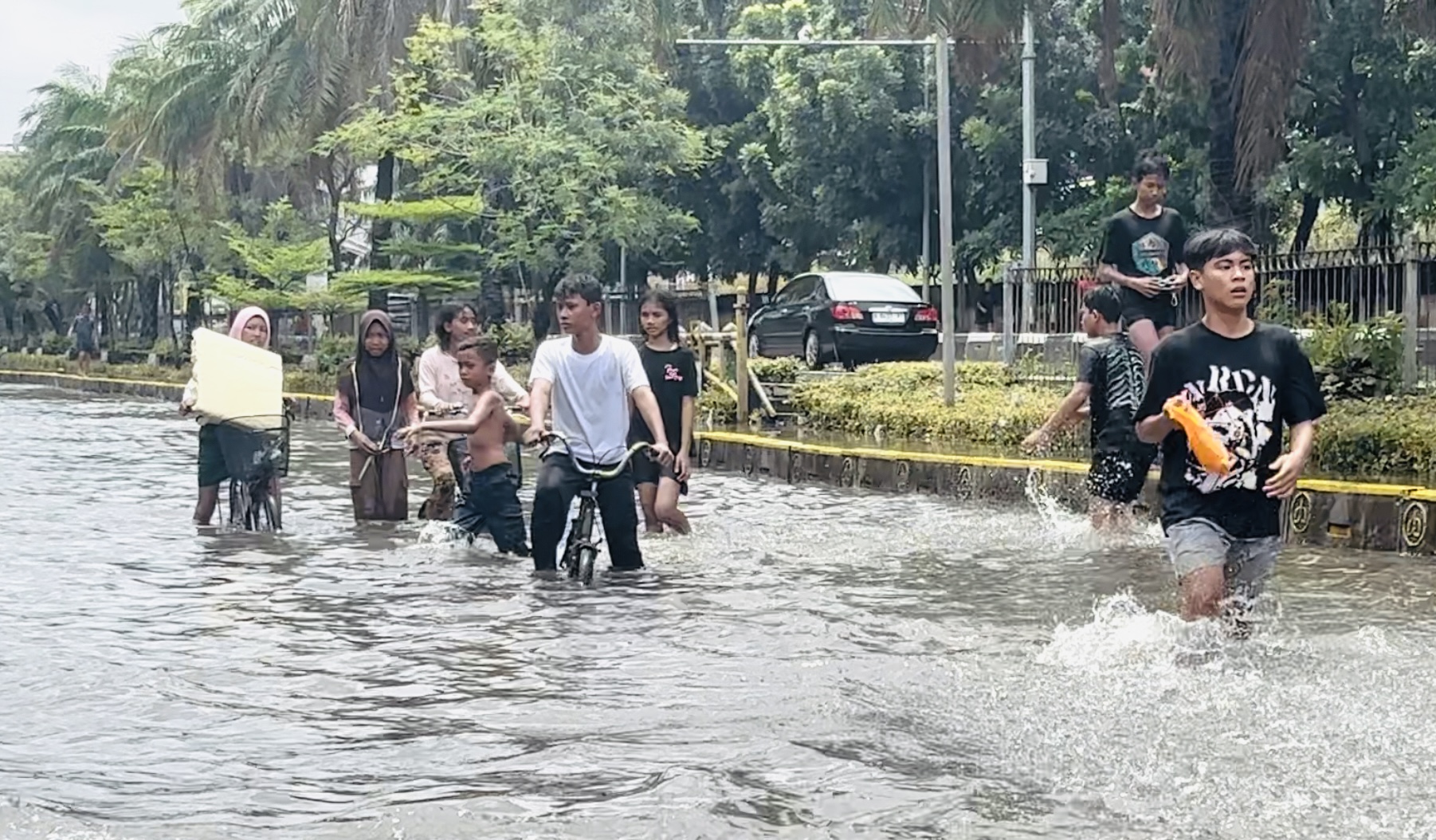 Curah Hujan Ekstrem Jadi Biang Banjir Jakarta, Pramono: di Luar Prediksi