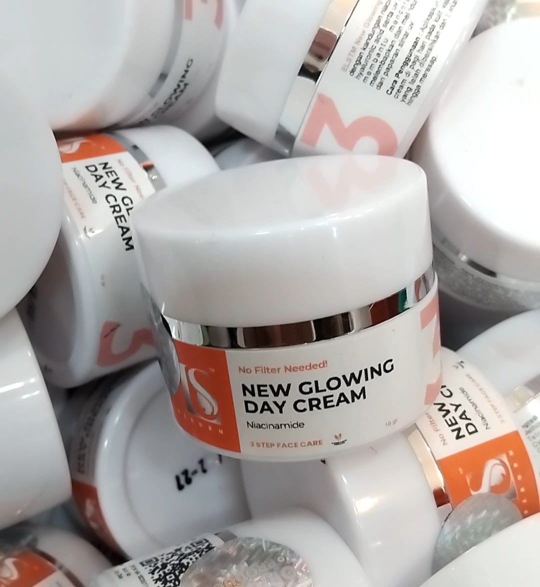 Ya Ampun! Skincare Palsu di Bekasi Ternyata Campuran Tepung Tapioka dan Sabun Mandi