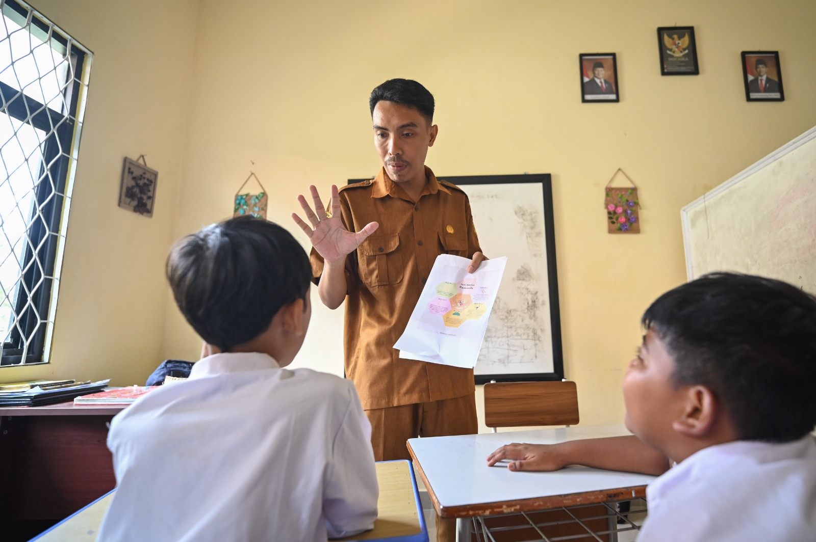 Mendikdasmen Abdul Mu'ti Longgarkan Aturan Dana BOSP 2026 Demi Nasib Guru Non-ASN