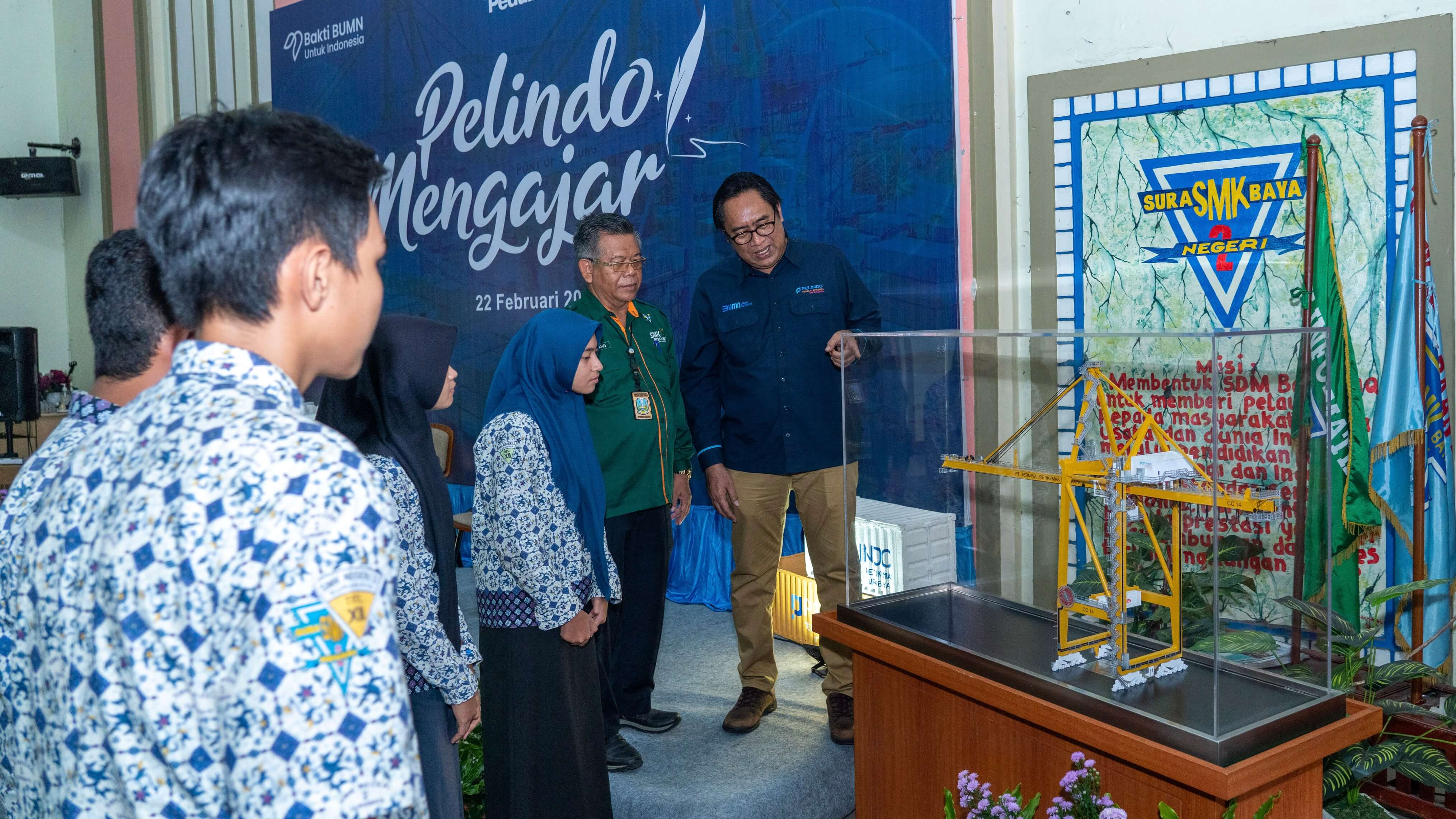 Pelindo Mengajar, PT Terminal Petikemas Surabaya Hadir di SMK Negeri 2 Surabaya