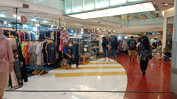 Thrifting di Surabaya Makin Mudah,  Kondisi Nomor Satu, Merek Belakangan