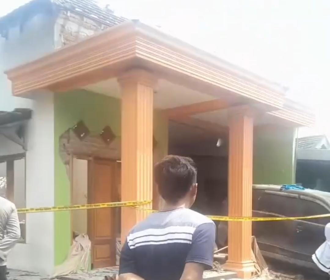 Detik-Detik Rumah Polisi Meledak di Mojokerto saat Pemiliknya Dinas, Korban Jiwa Masih Satu Keluarga